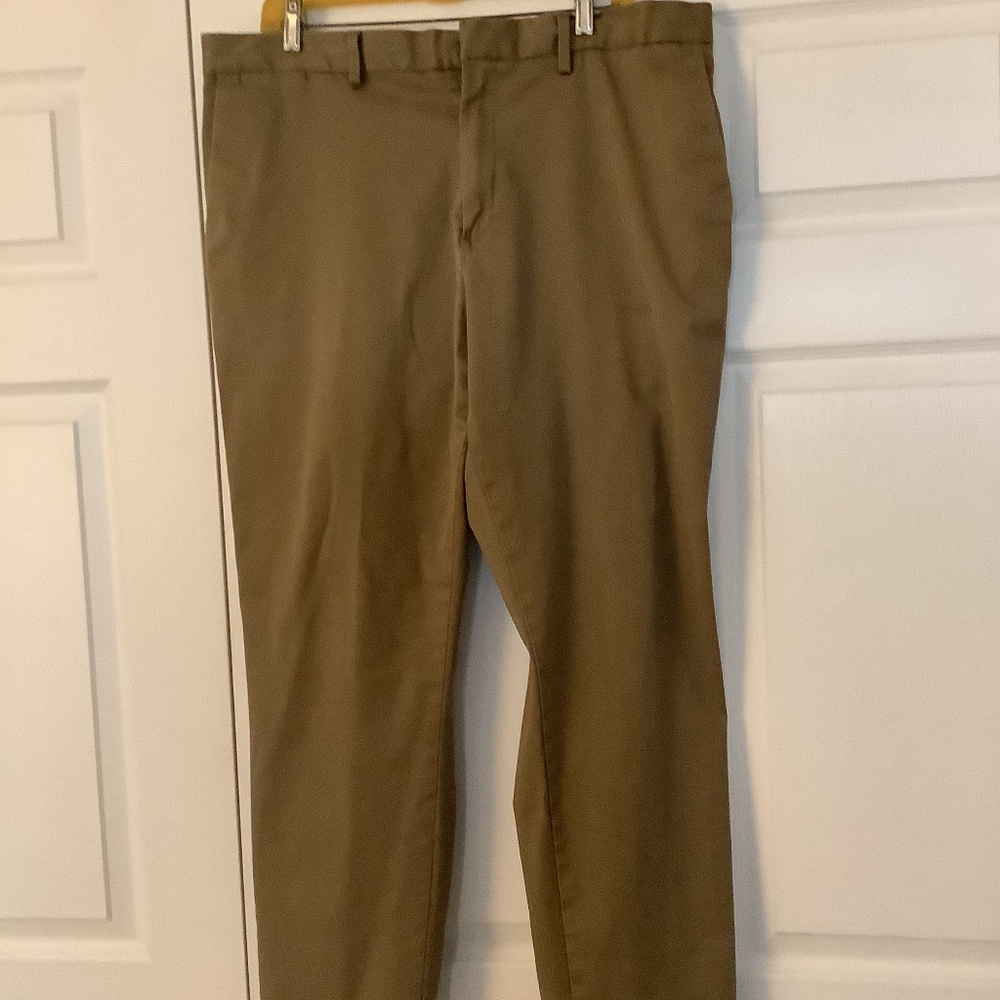 2 pair  Mens Athletic Taper Banana Republic Pants 38x32 khaki and grey